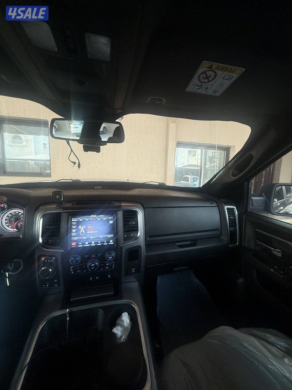 للبيع وانيت دوج رام ‏قمارتين1