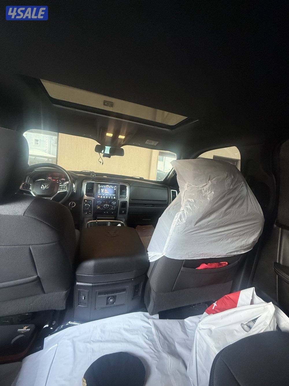 للبيع وانيت دوج رام ‏قمارتين3