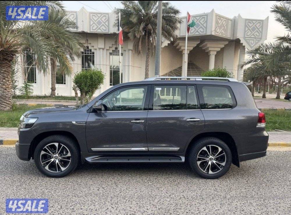 للبيع لاند كروز تورنك GXR v6 موديل 2021 صبغ الوكالة3