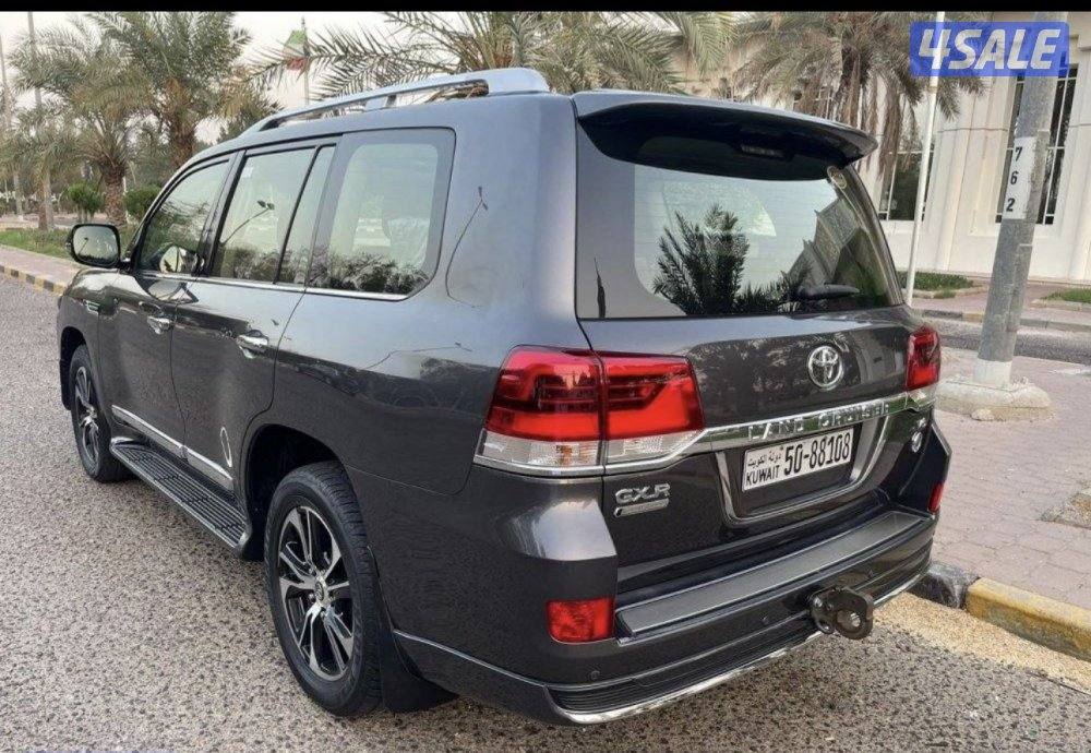 للبيع لاند كروز تورنك GXR v6 موديل 2021 صبغ الوكالة4