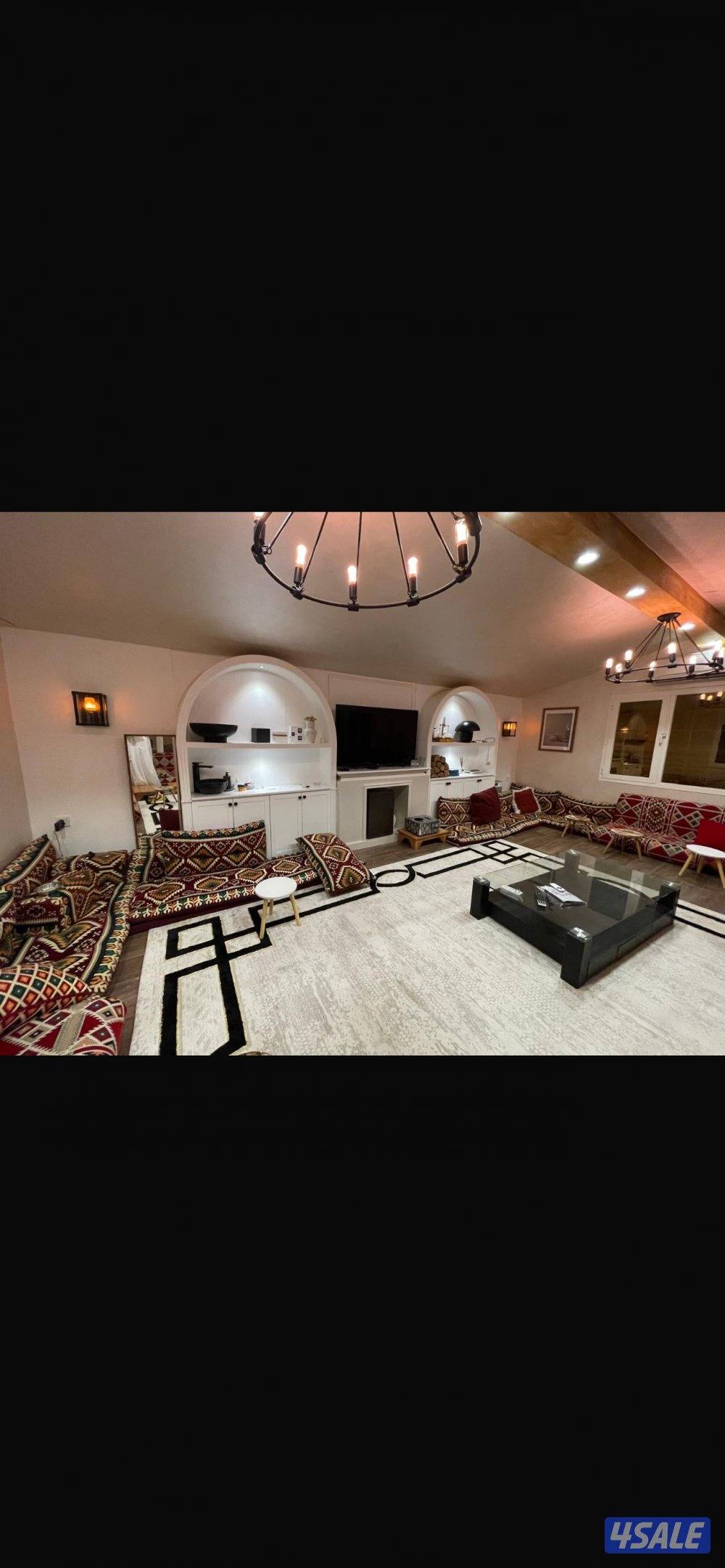 للبيع دوانية متنقلة مقاس 5/710