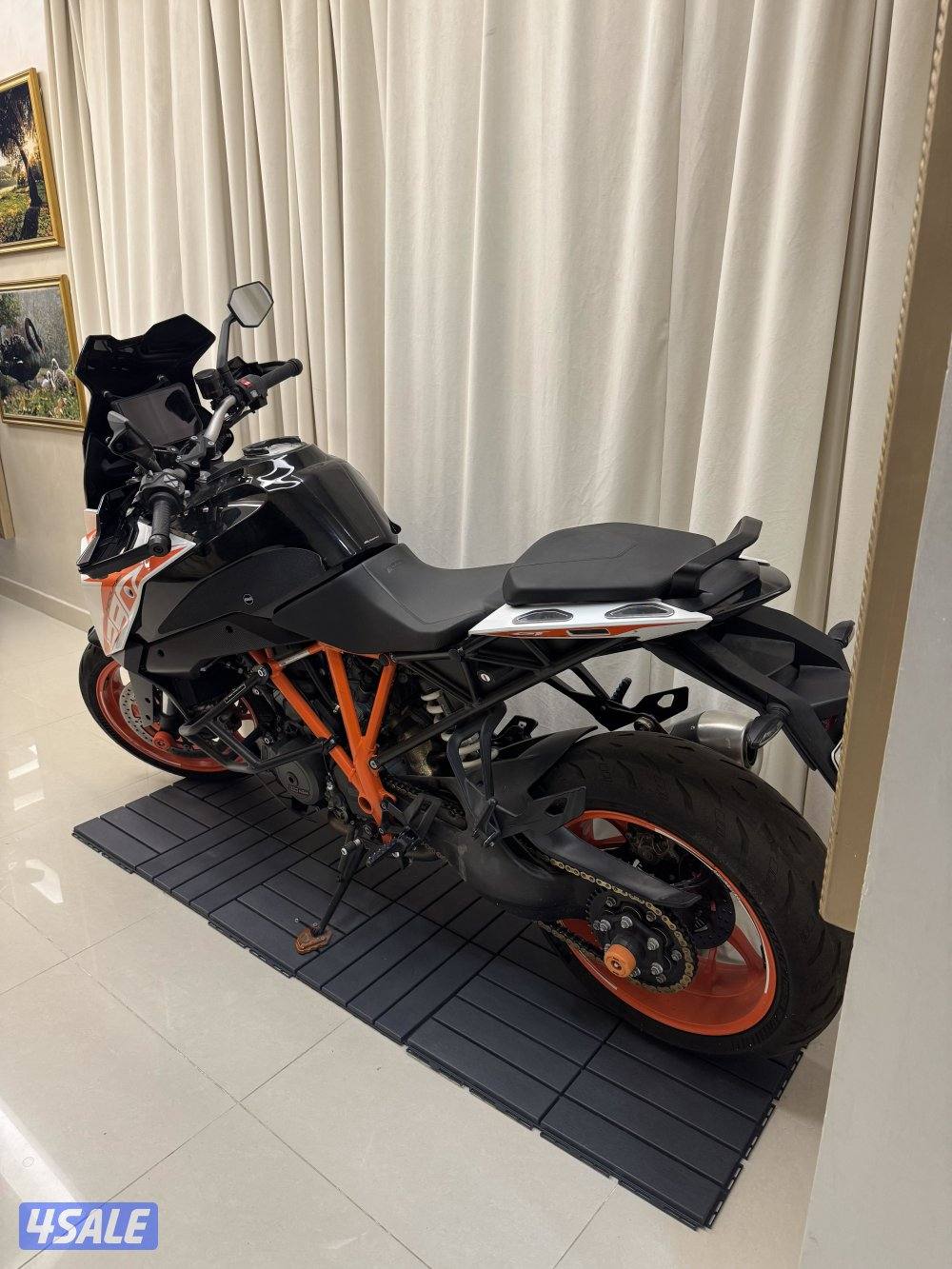 سيكل نظيف جداً ولا شاف الحر1