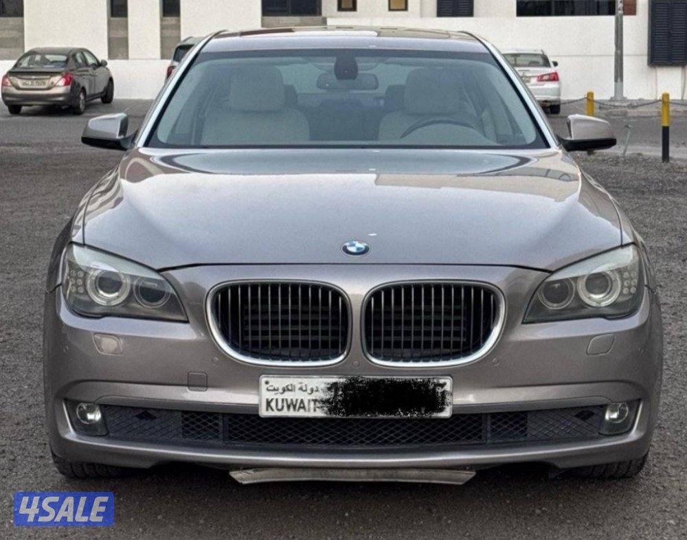 للبيع BMW 730Li موديل2012 الغانم - اللون ذهبي شامبيون1