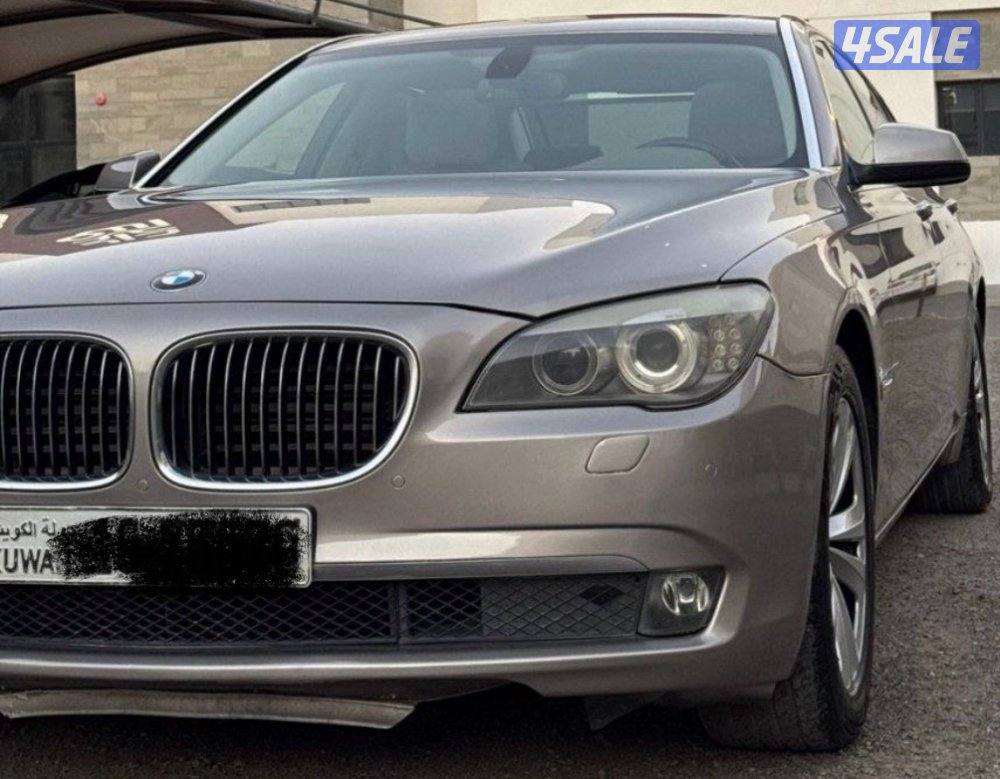 للبيع BMW 730Li موديل2012 الغانم - اللون ذهبي شامبيون6
