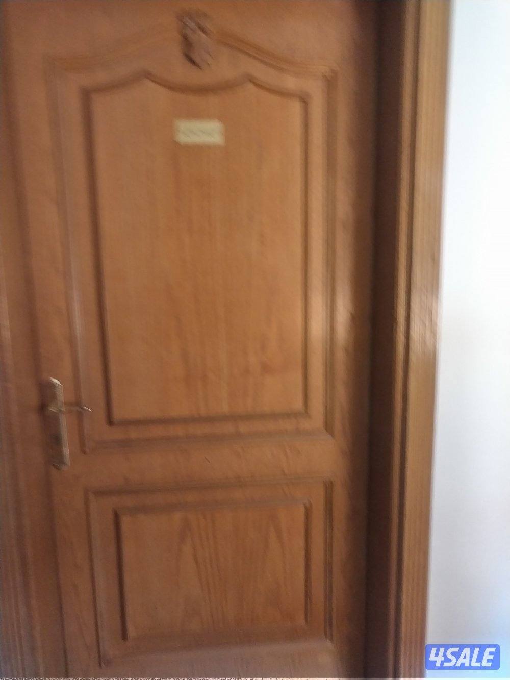 نجار باكستاني تصیح ابواب وکبتات وغفل1