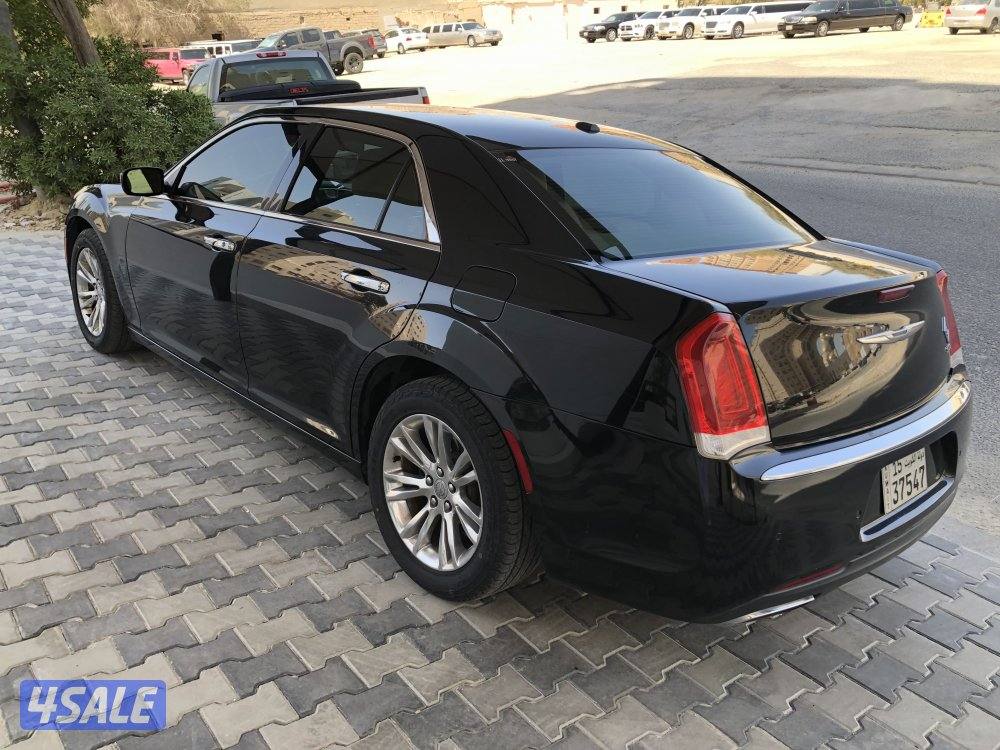 كرايسلرc300 صبغ الوكاله 8سلندر وشرط الفحص الكامل عداد169 الف جديده1