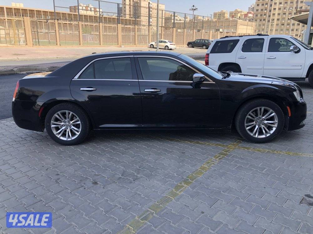 كرايسلرc300 صبغ الوكاله 8سلندر وشرط الفحص الكامل عداد169 الف جديده4