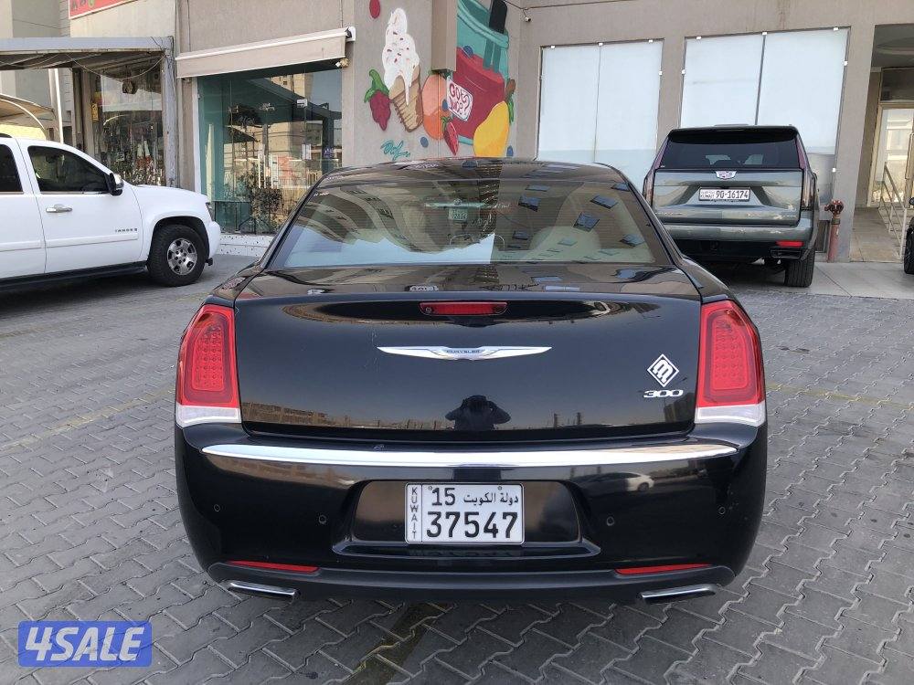 كرايسلرc300 صبغ الوكاله 8سلندر وشرط الفحص الكامل عداد169 الف جديده10