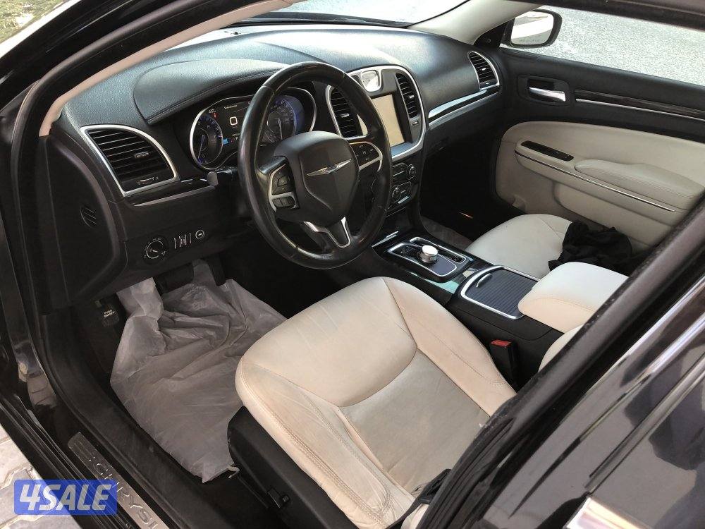 كرايسلرc300 صبغ الوكاله 8سلندر وشرط الفحص الكامل عداد169 الف جديده12