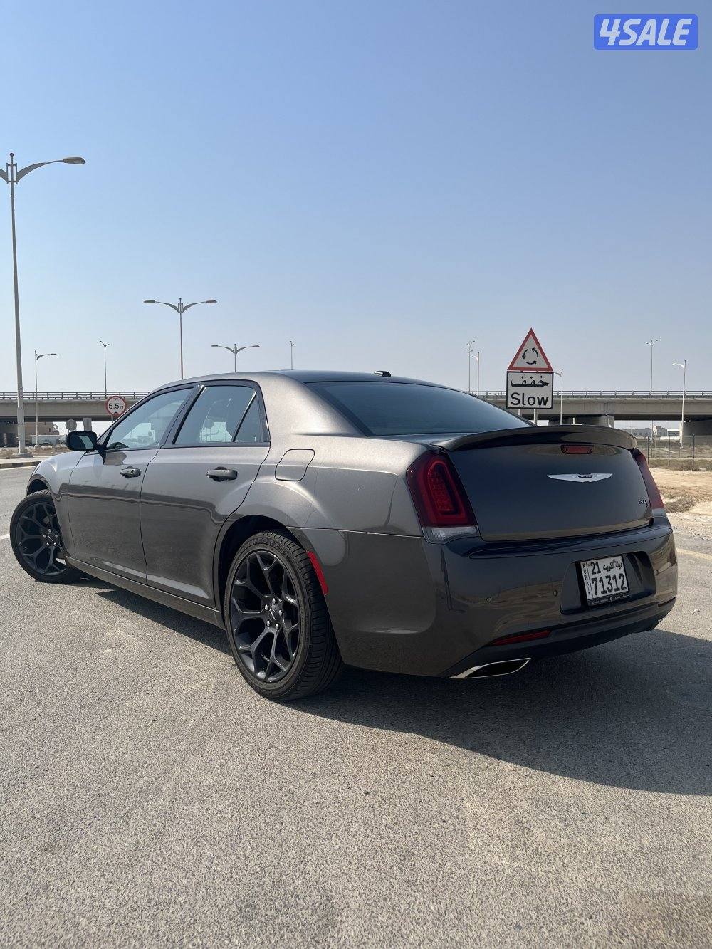 للبيع كرايسلر 300s موديل 20220