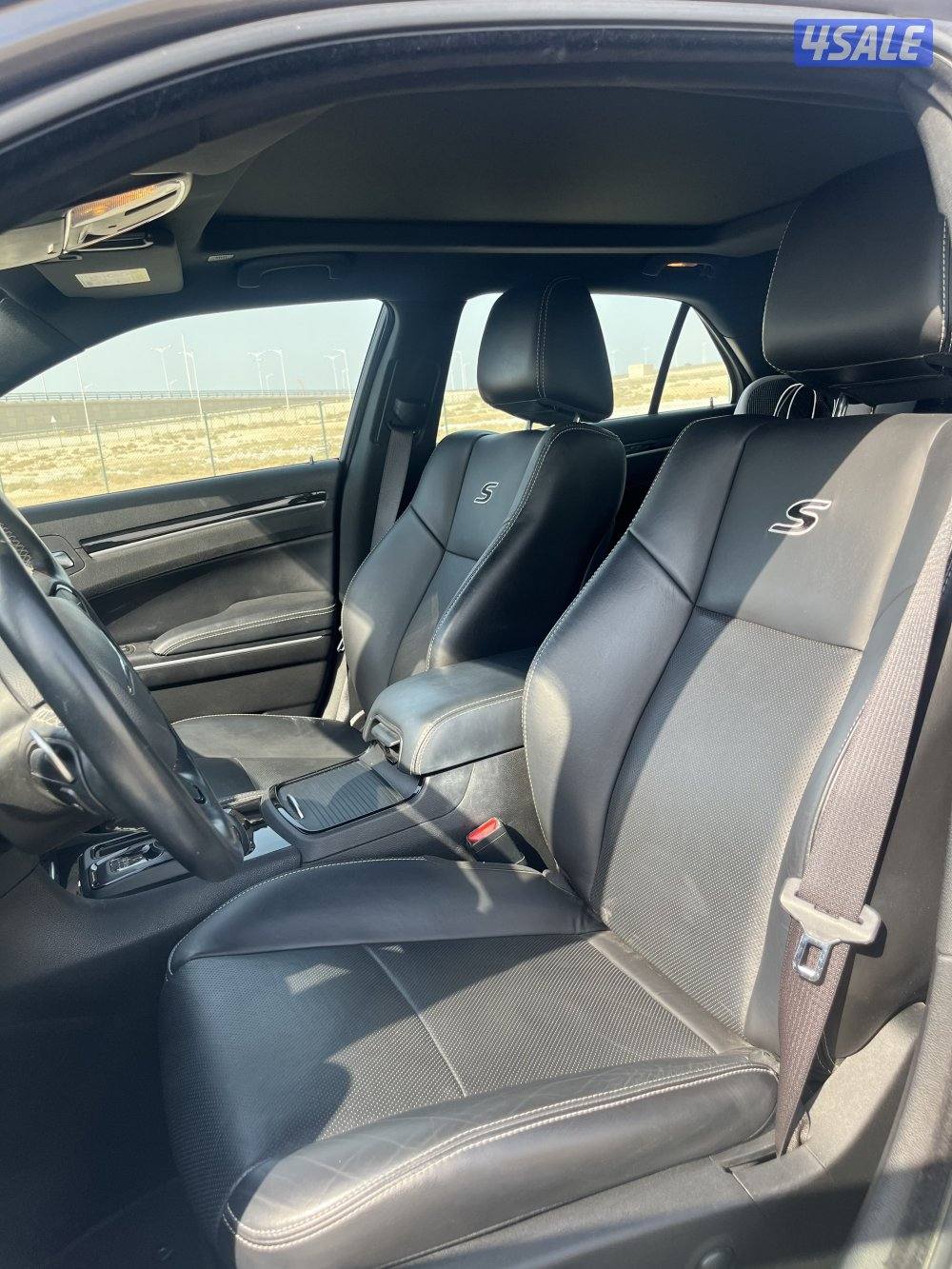 للبيع كرايسلر 300s موديل 20225