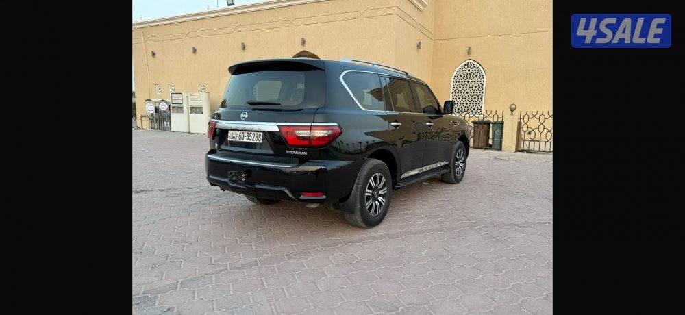 باترول اسود تيتانيوم نظيف 20214