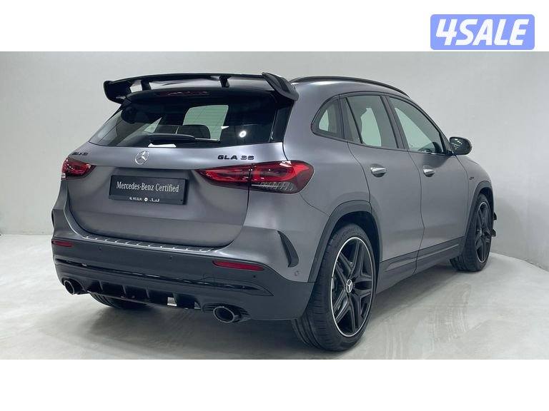 Mercedes-Benz GLA7