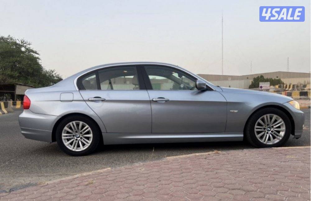 للبيع BMW 323i 20112