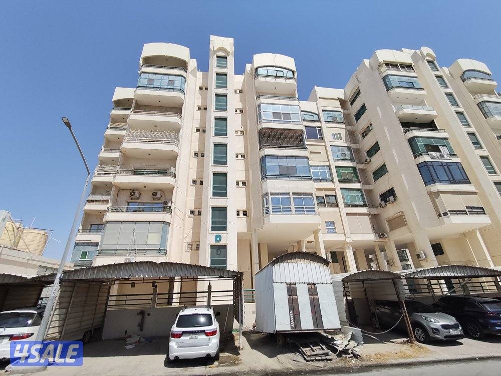 للبيع شقة في صباح السالم0