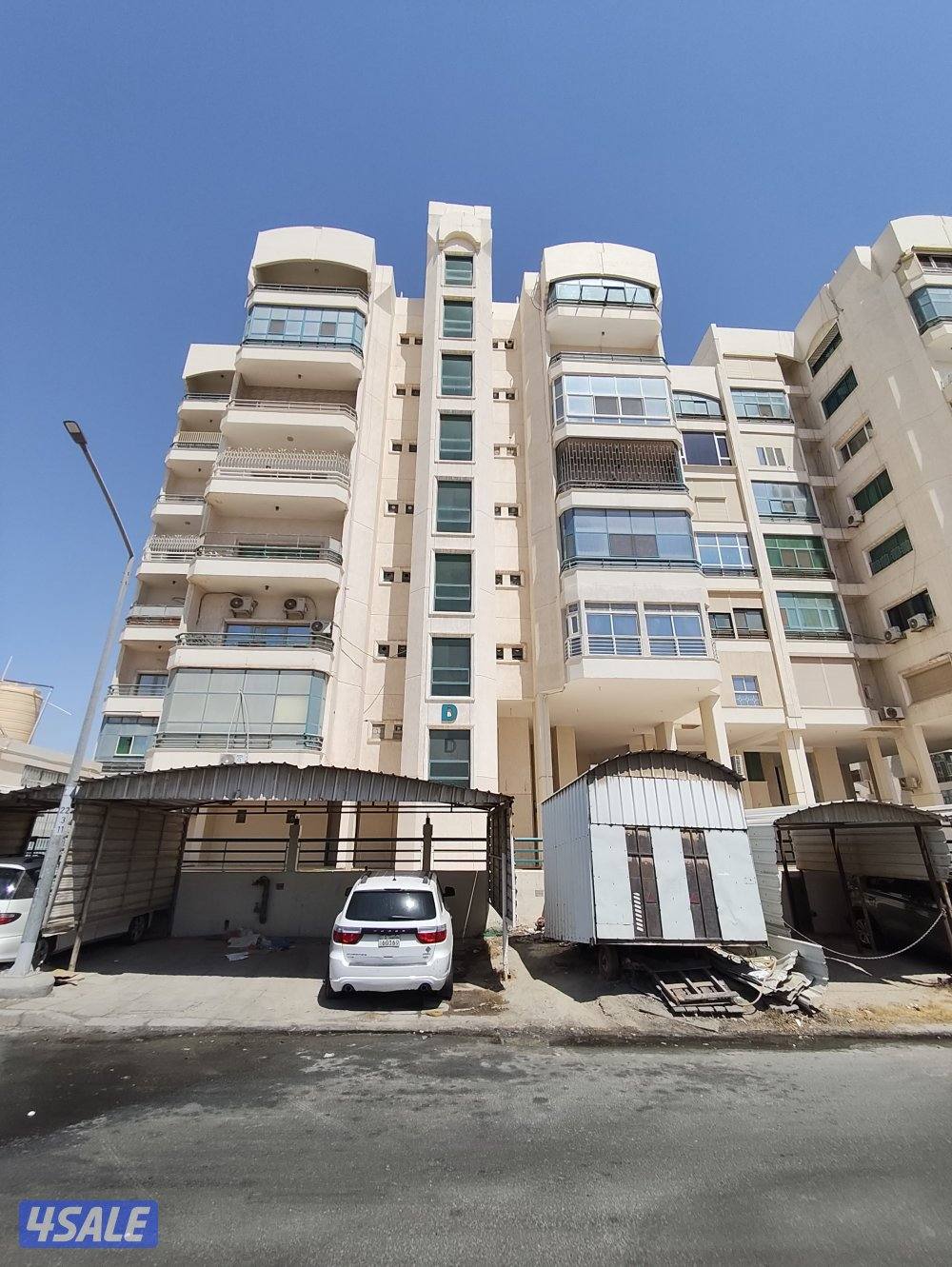 للبيع شقة في صباح السالم1