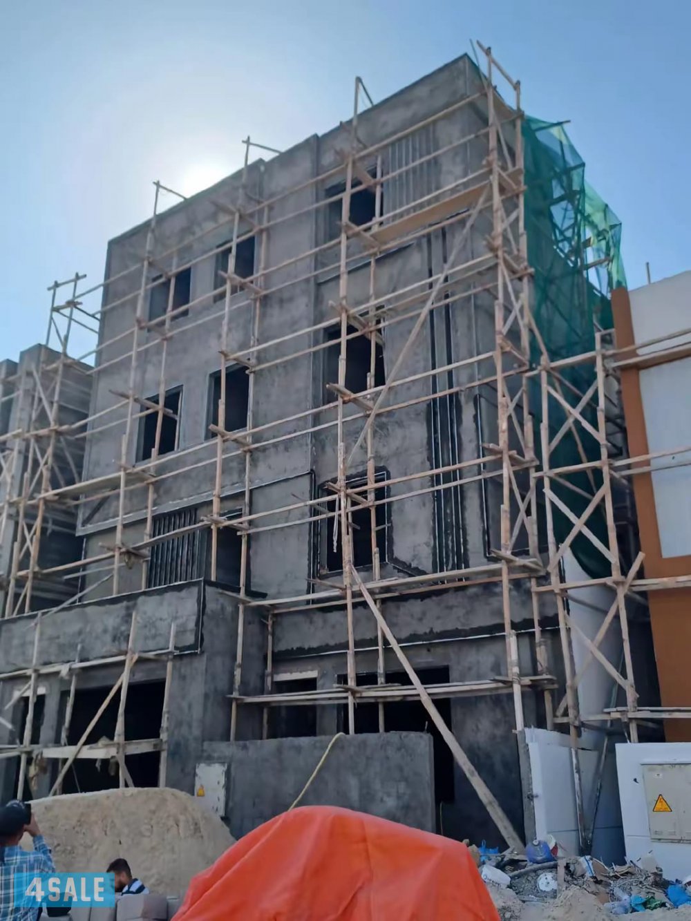 مساح داخلي وخارجي وسيجما وصبغ وترميمات وعازل اسطح جيتاروف ابو عمر0