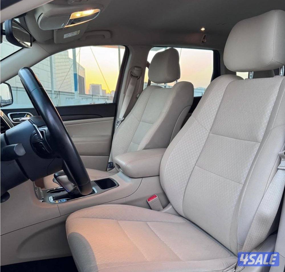 للبيع جيب جراند شيروكي موديل 2020 V6 صبغ الوكالة5