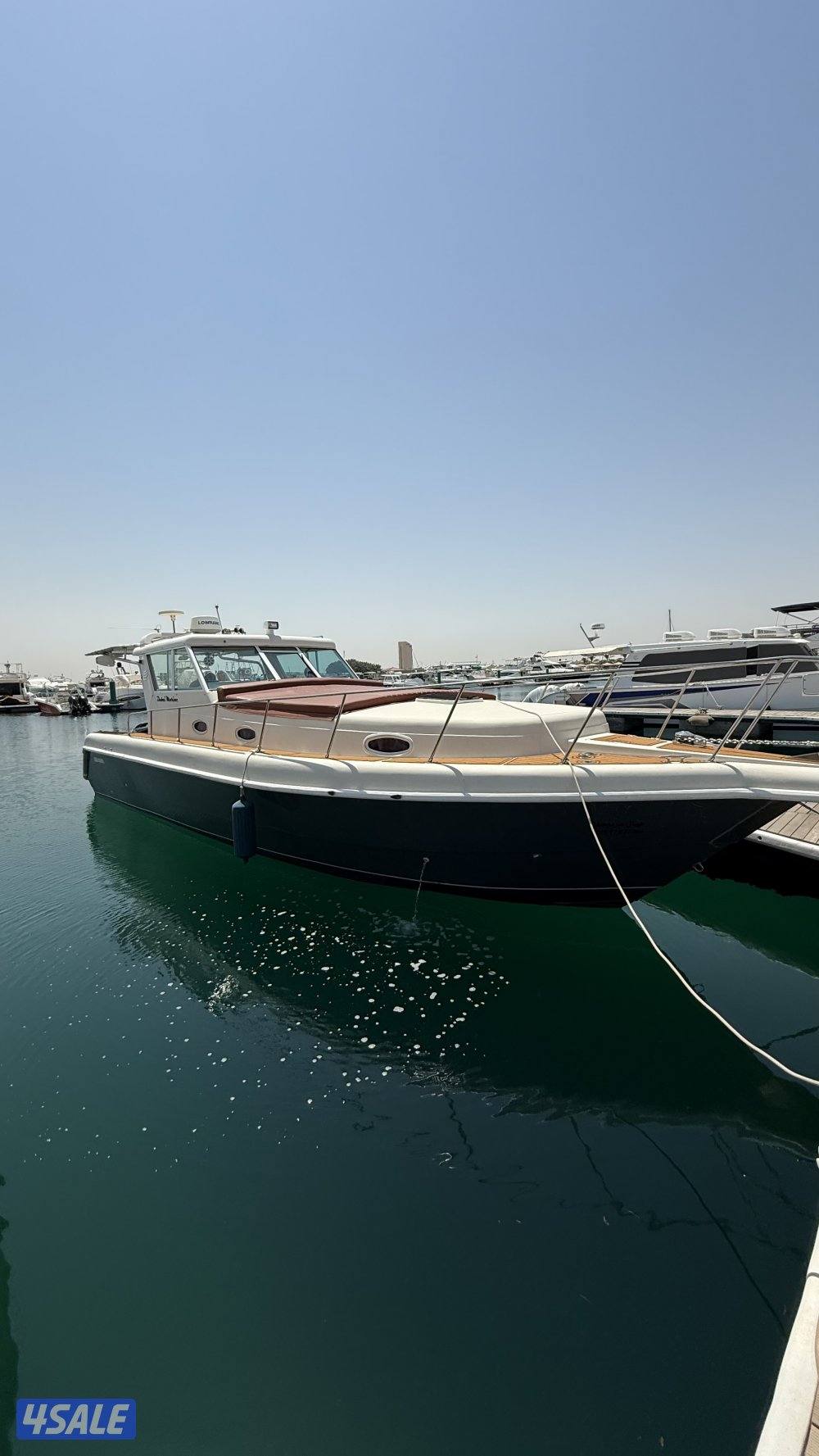 للبيع ميني يخت دبي مارين ٣٨ قدم0