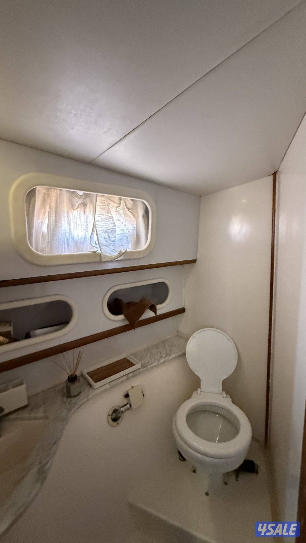 للبيع ميني يخت دبي مارين ٣٨ قدم6