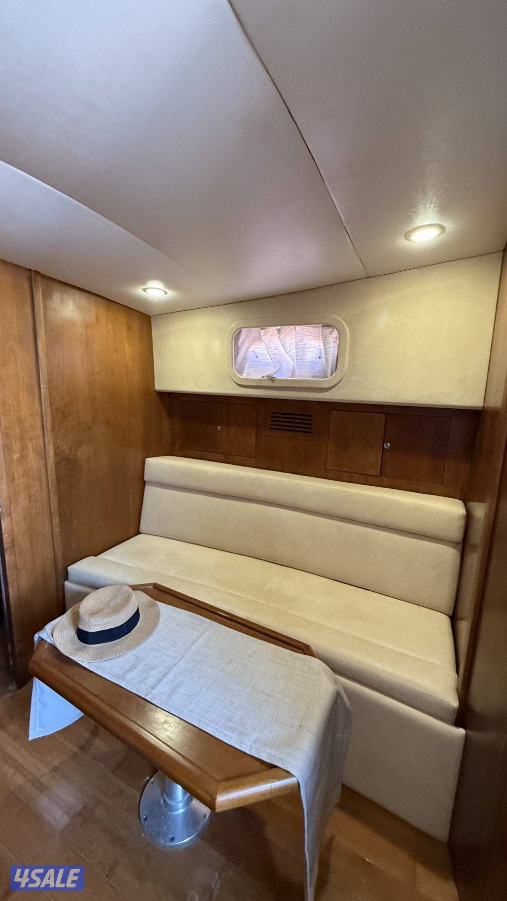 للبيع ميني يخت دبي مارين ٣٨ قدم11