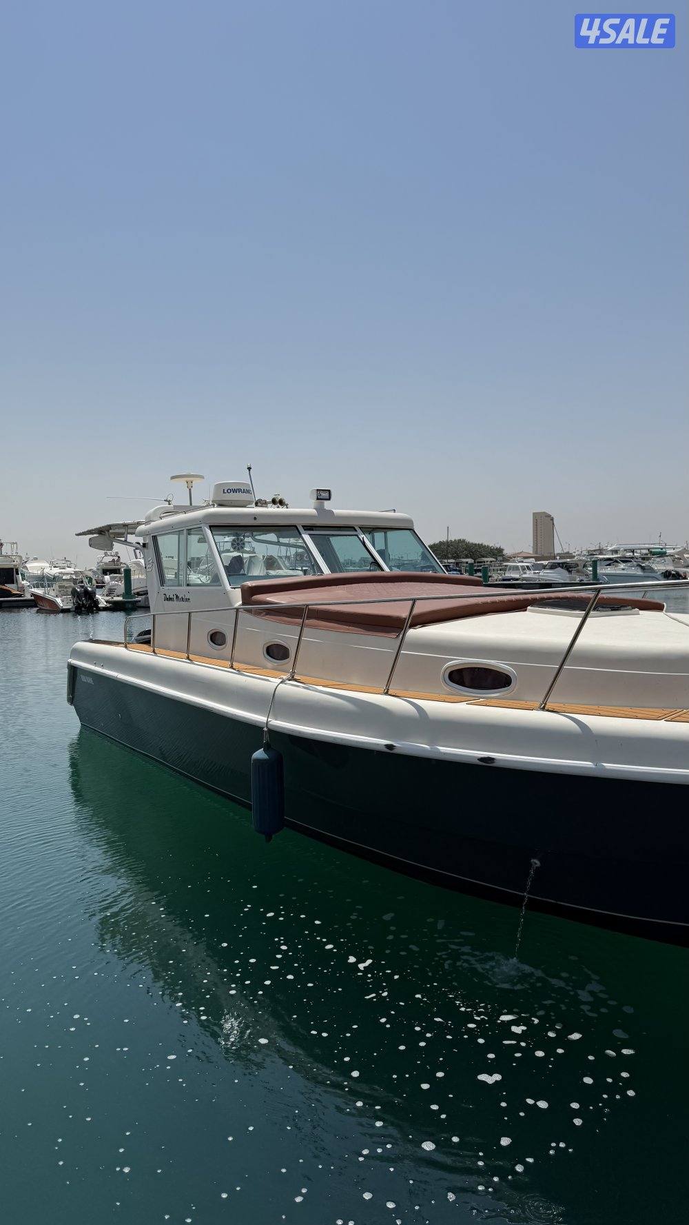 للبيع ميني يخت دبي مارين ٣٨ قدم12