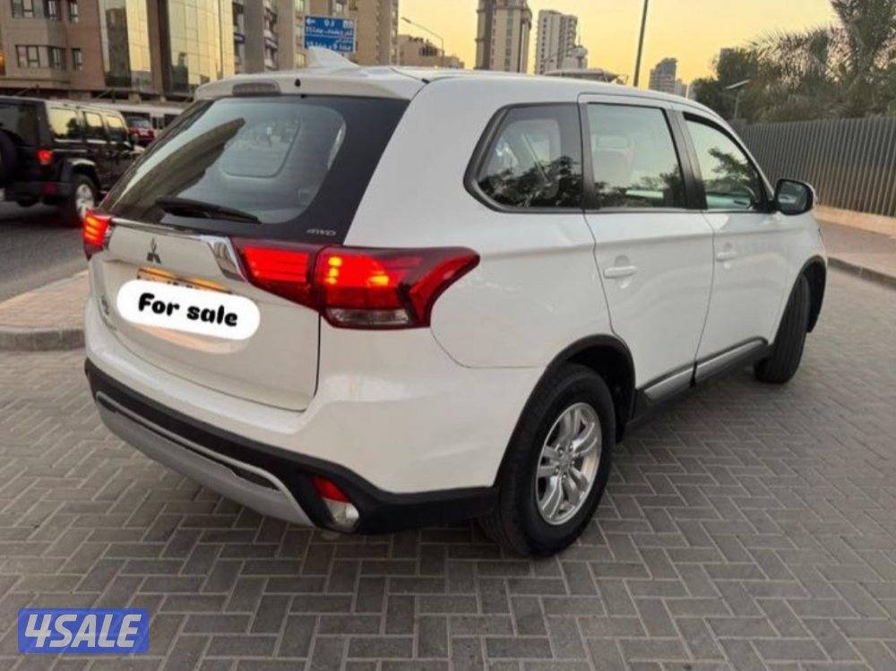 اوتلاندر موديل 2022 فل ابشن بدون فاتحه عداد 147 الف0