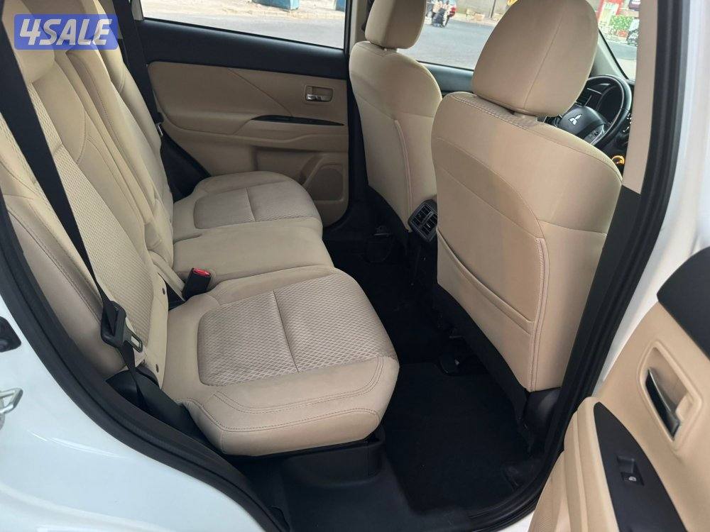 اوتلاندر موديل 2022 فل ابشن بدون فاتحه عداد 147 الف10