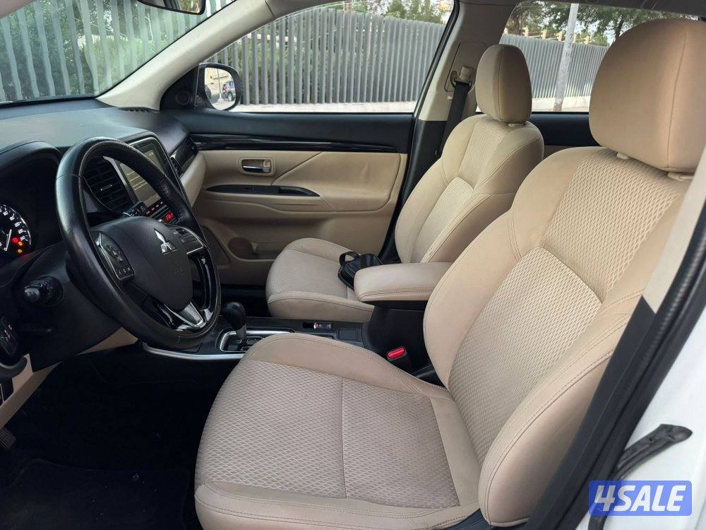 اوتلاندر موديل 2022 فل ابشن بدون فاتحه عداد 147 الف12