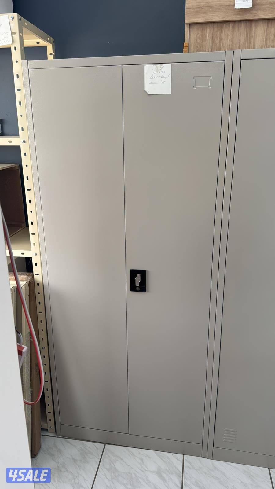 كبتات للبيع ٢ باب ارفف وعلاق3