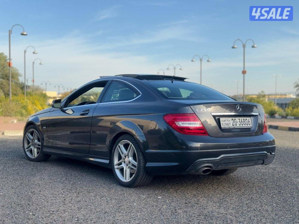 للبيع مرسيدس c250 كوبيه موديل 20125