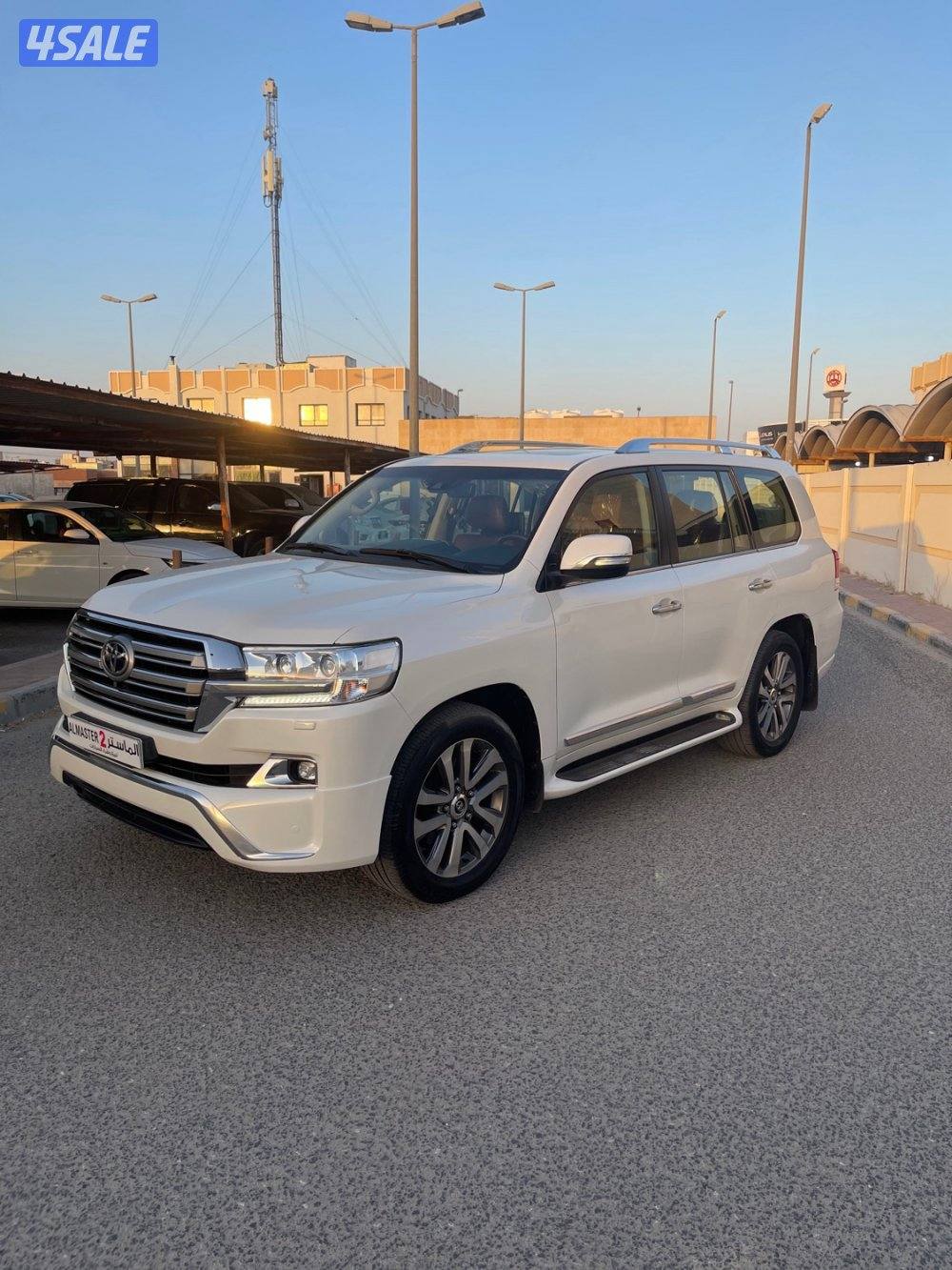 لاند كروز VXR  وارد الخليج صبغ الوكاله شرط الفحص0