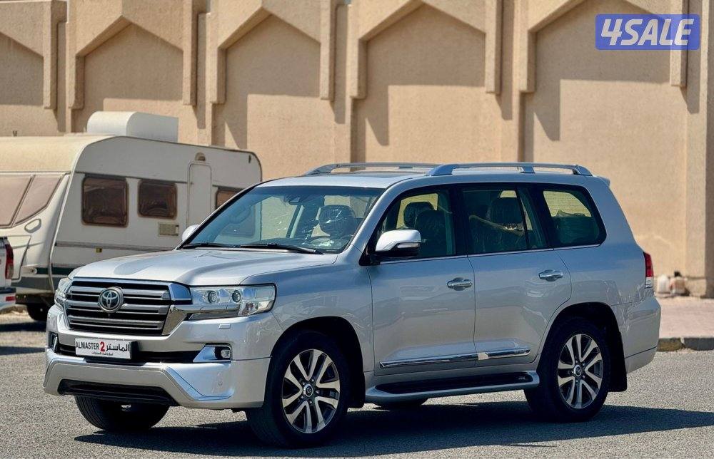 لاند كروز VXR  وارد الخليج صبغ الوكاله شرط الفحص0