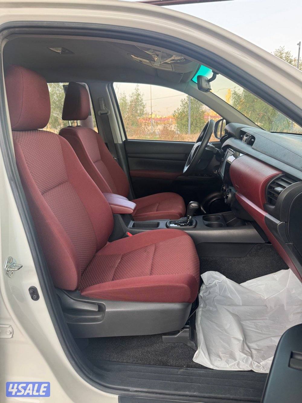 هايلكس 2023 الساير جير اوتوماتيك عداد (40) الف كم7