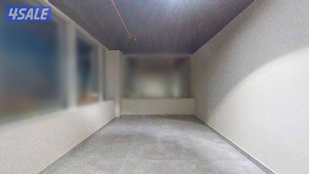 متوفر مكتب تجاري في برج كتير راقي بموقع متميز بشرق مساحة ٩٠ م1