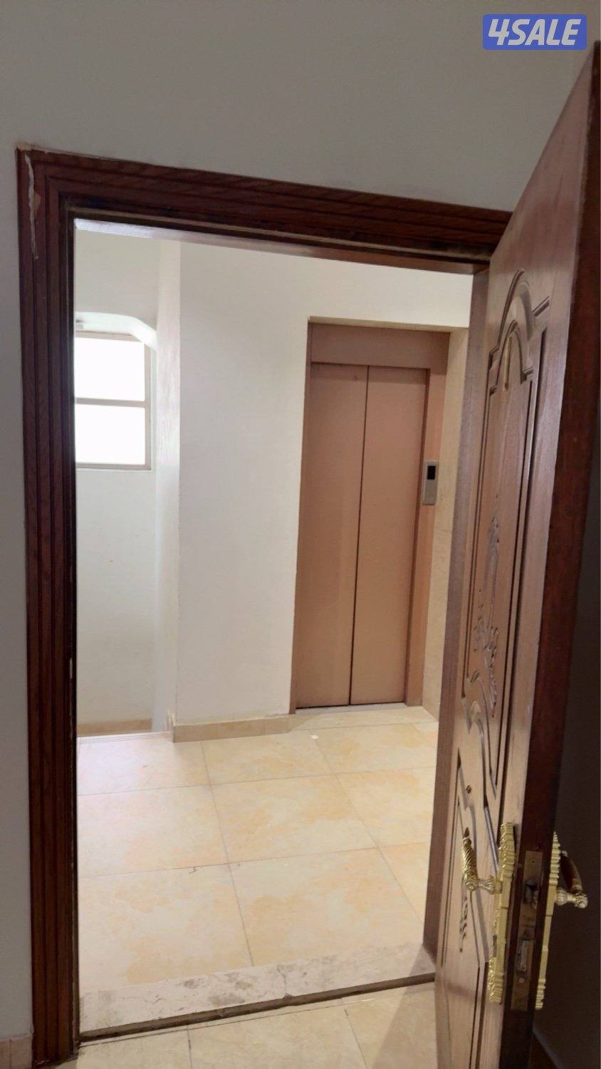 شقه للايجار ديلوكس من المالك مباشره سيده مطلقه او ارمله سياره واحده0