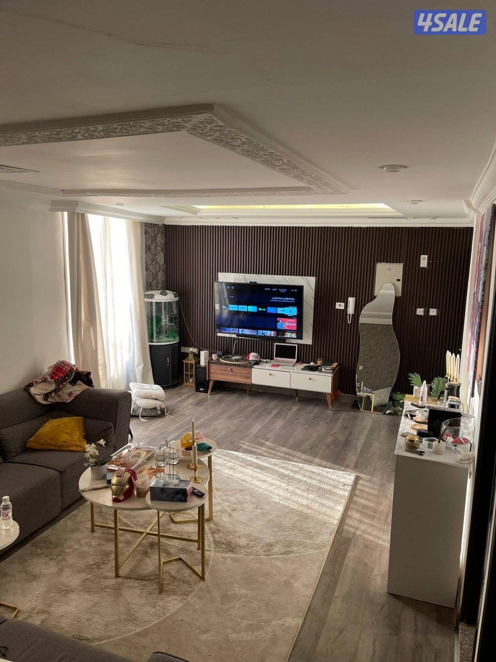 للبيع شقه خلو غرفتين واحده منهم ماستر0