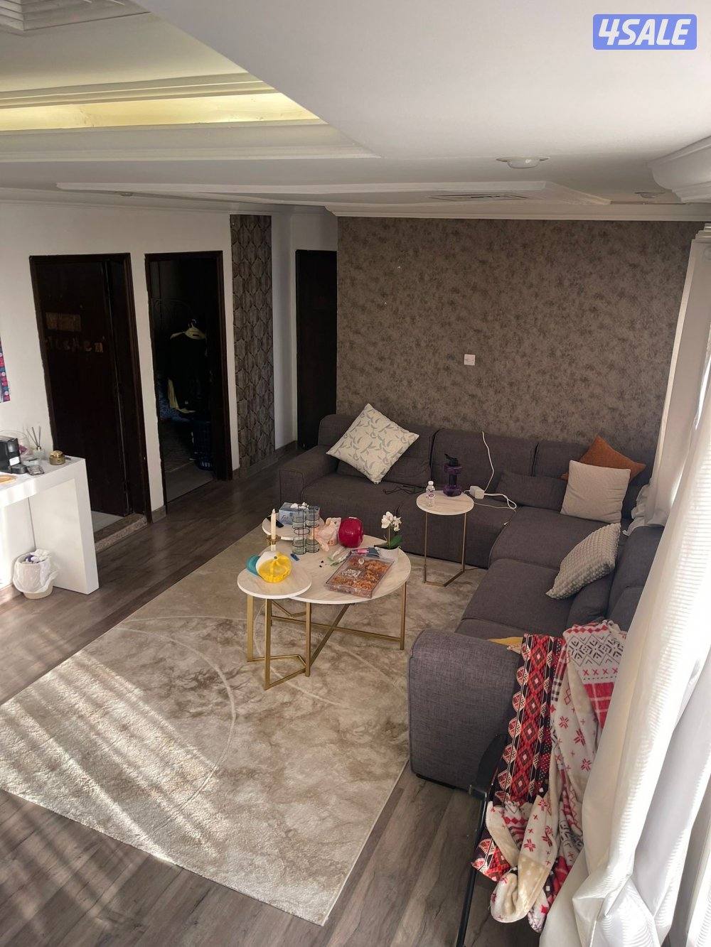 للبيع شقه خلو غرفتين واحده منهم ماستر4