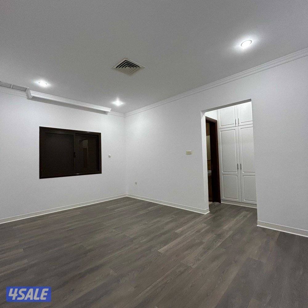 دور كامل للايجار في الصديق قطعة 74