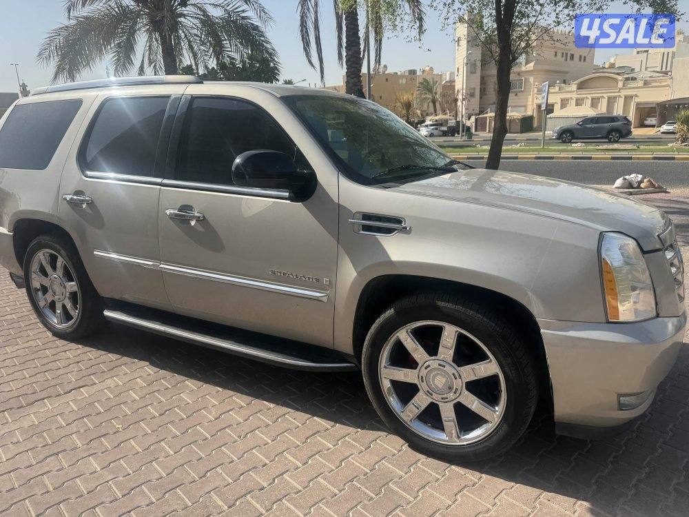 اسكاليد ٢٠٠٩ شرط الفحص صبغ الوكالة بحالة ممتازة ما يحتاج شي دق سلف ومش3