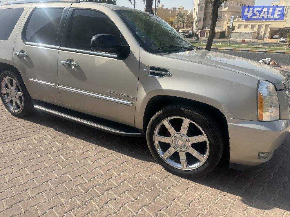 اسكاليد ٢٠٠٩ شرط الفحص صبغ الوكالة بحالة ممتازة ما يحتاج شي دق سلف ومش5