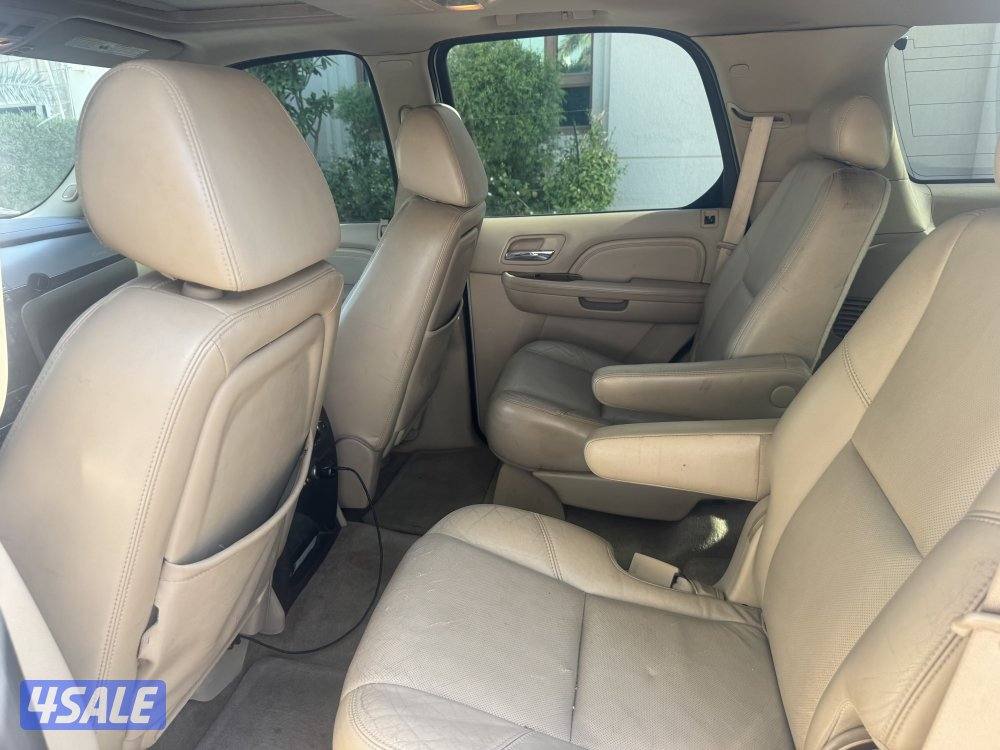 اسكاليد ٢٠٠٩ شرط الفحص صبغ الوكالة بحالة ممتازة ما يحتاج شي دق سلف ومش13