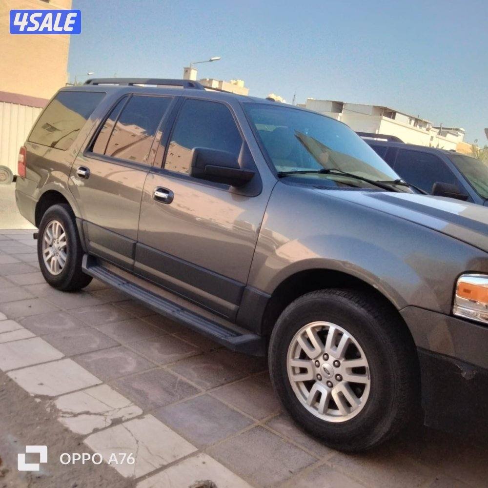 للبيع فورد اكسبدشن موديل ٢٠١٣ نظيف ماشي ٢٣٣٧٠٠اللون الرمادي الغامق2