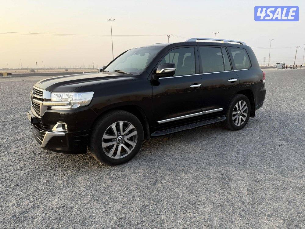 لاندكروزر VXR 2018 الساير1