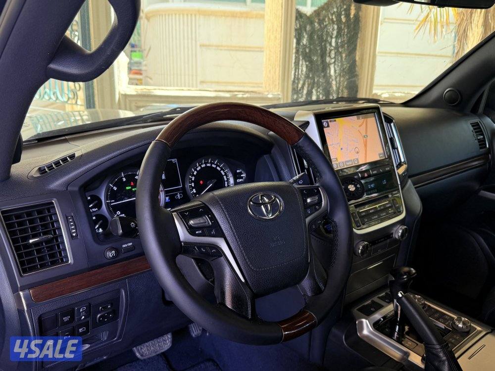 لاندكروزر VXR 2018 الساير4