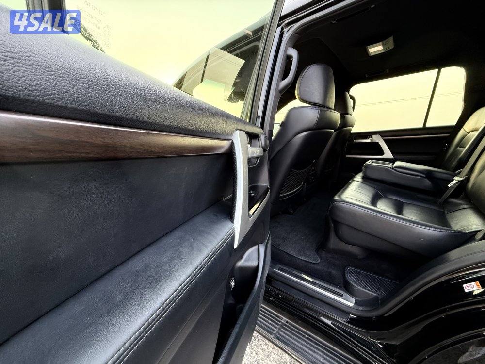 لاندكروزر VXR 2018 الساير5