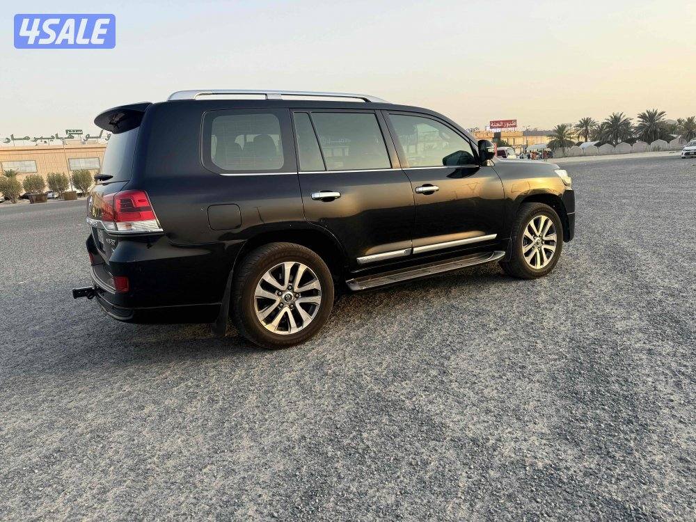 لاندكروزر VXR 2018 الساير9