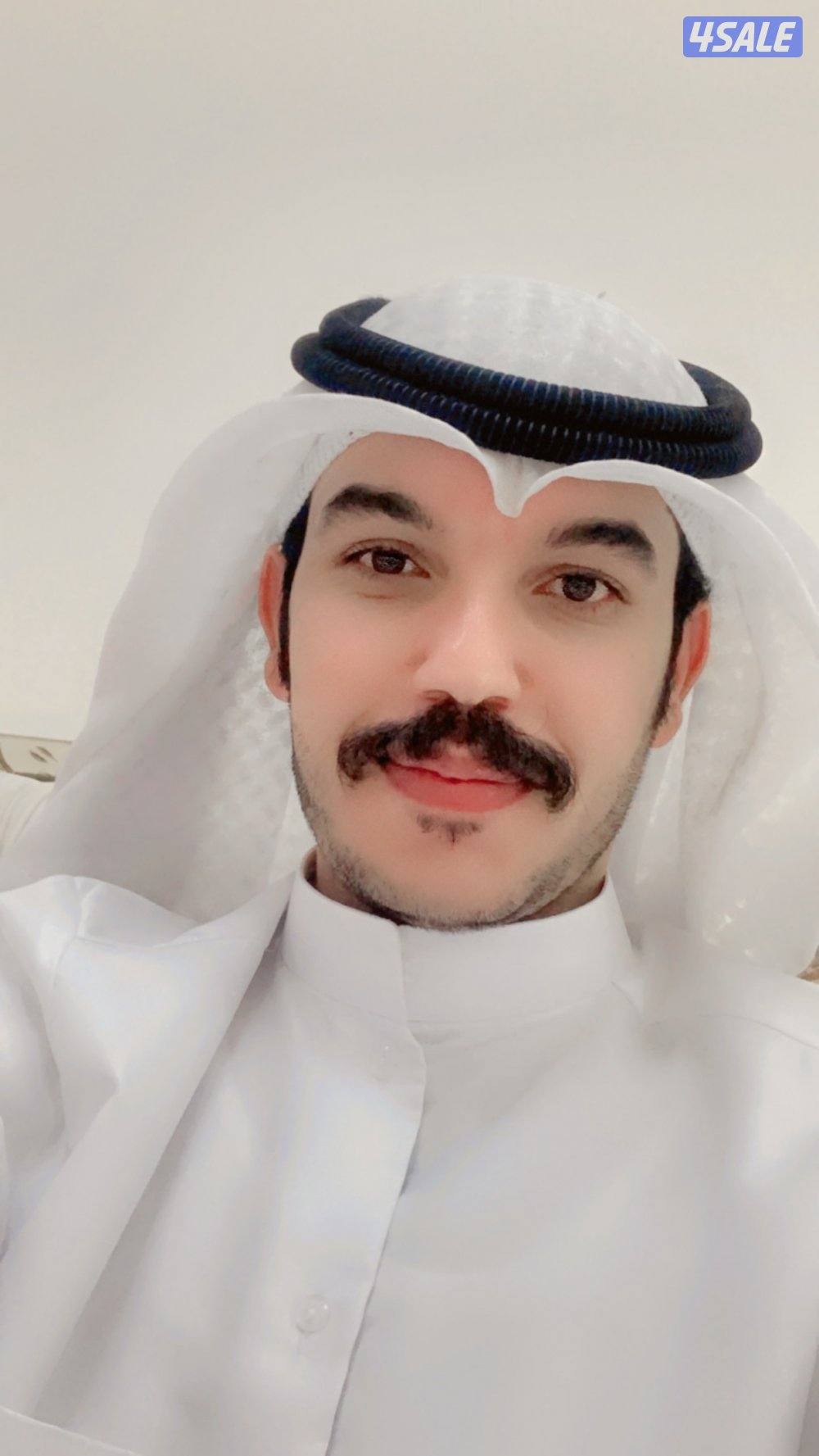 العمر 32 سنه ابحث عن مجال عمل لايهم نوع العمل وعدد ساعات تواصل واتس اب0