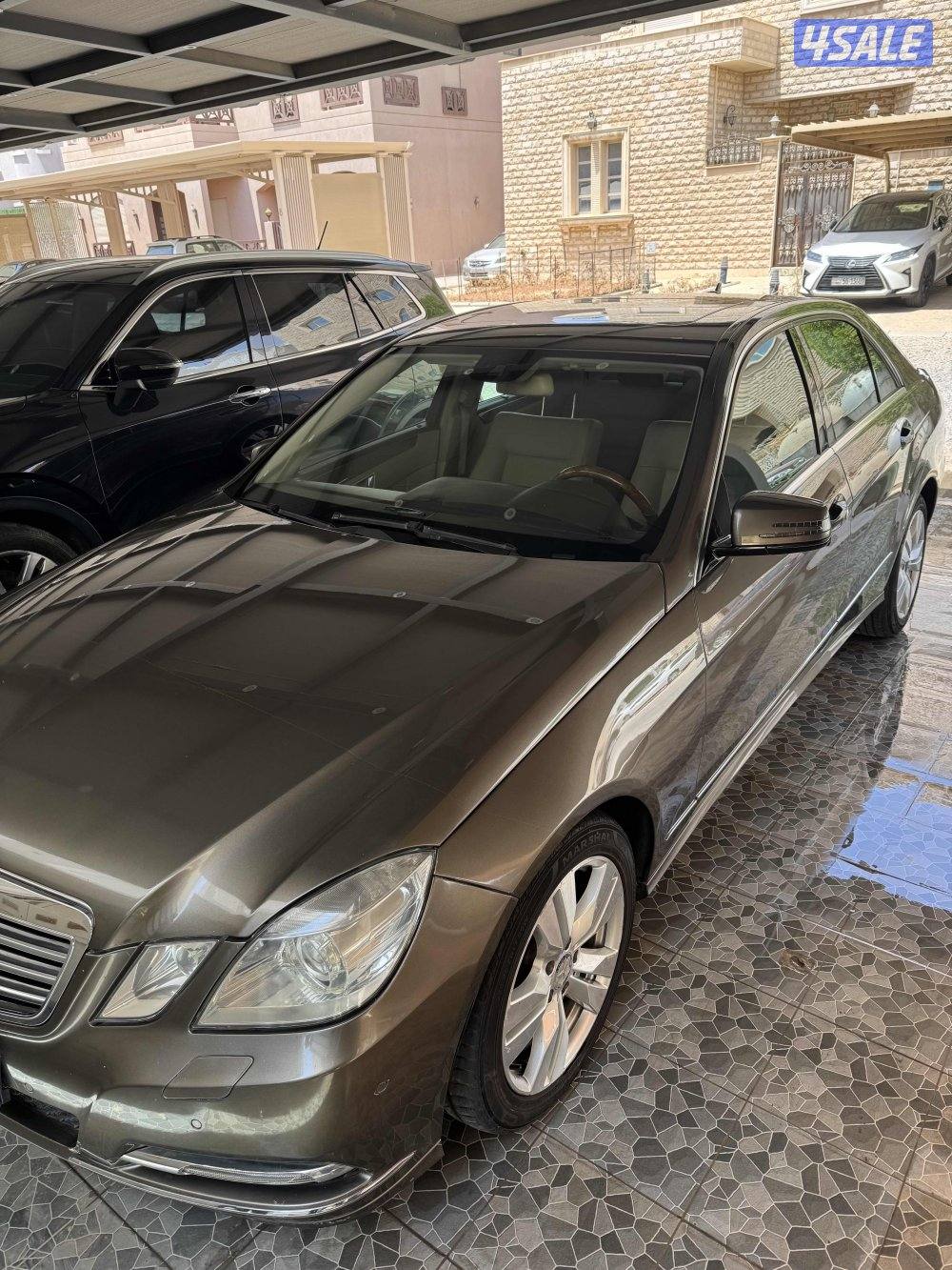 للبيع مرسيدس E300 موديل 2012 عداد 125 الف كيلو شرط الفحص3