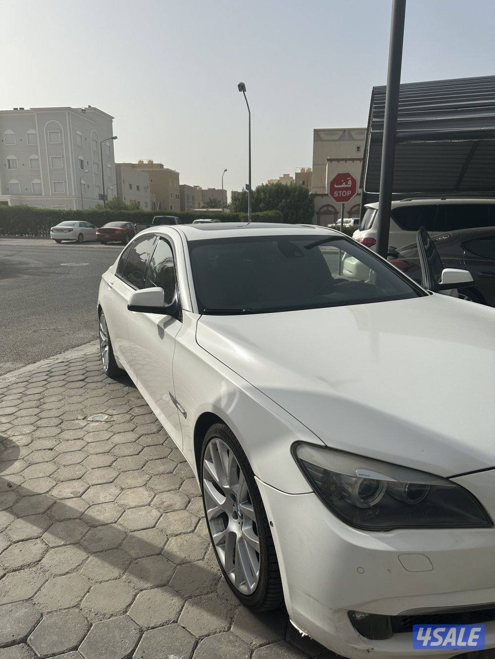 بي ام 750Li موديل 20111